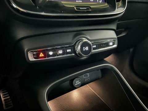 Volvo XC40 1.5 T5 Recharge R-Design Pano Cruise Camera
