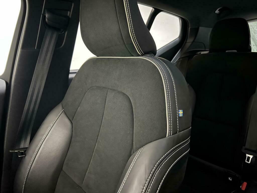 Volvo XC40 1.5 T5 Recharge R-Design Pano Cruise Camera