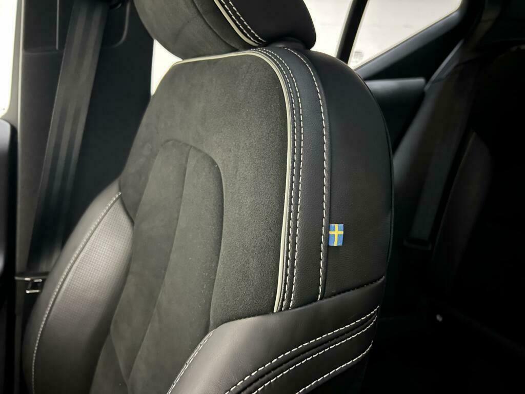 Volvo XC40 1.5 T5 Recharge R-Design Pano Cruise Camera