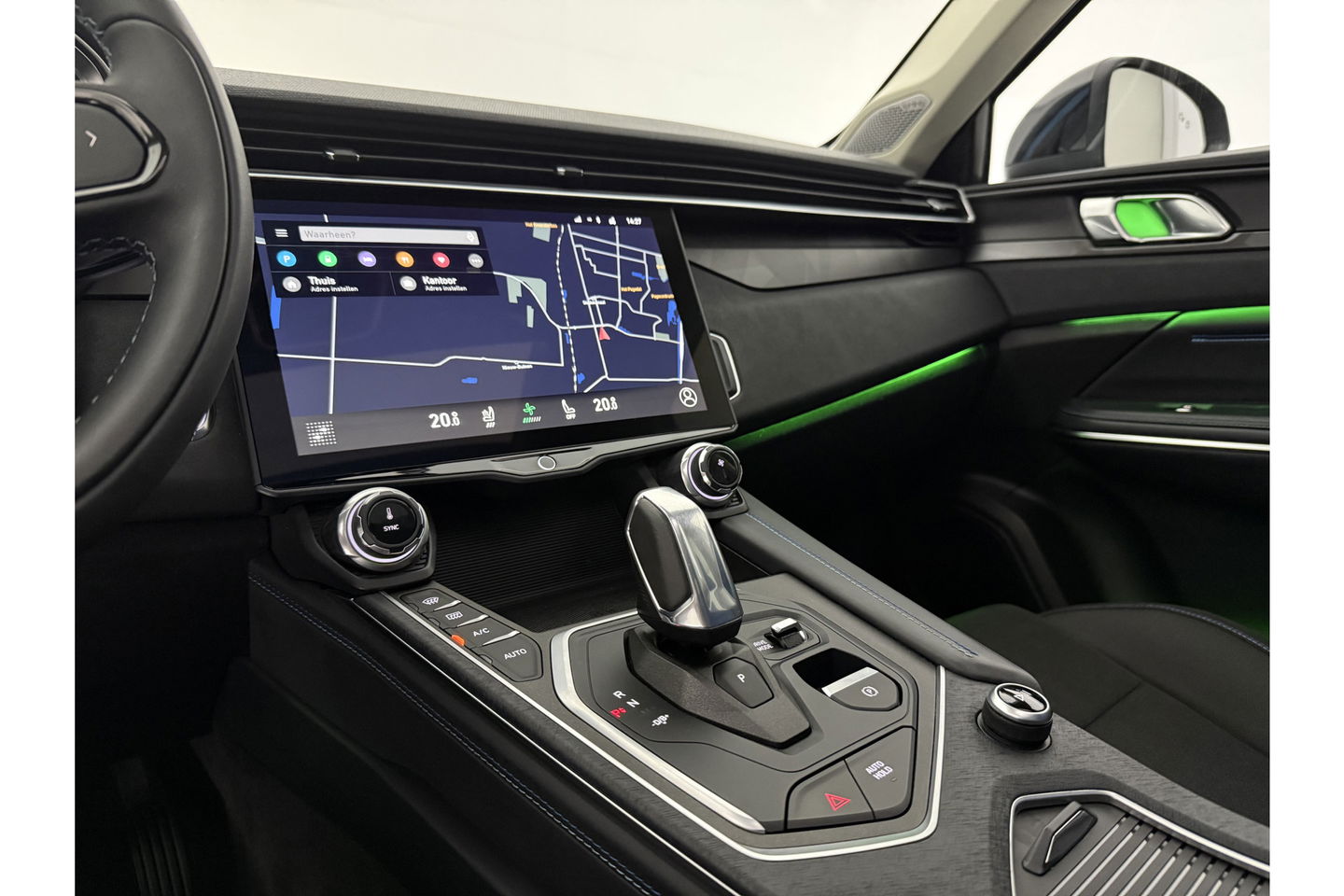 Lynk Co 01 1.5 262PK Hybride Pano LED Sfeerverl. Adaptive Cruise 360Camera Memory Virtual Carplay Clima Navi 20"LMV