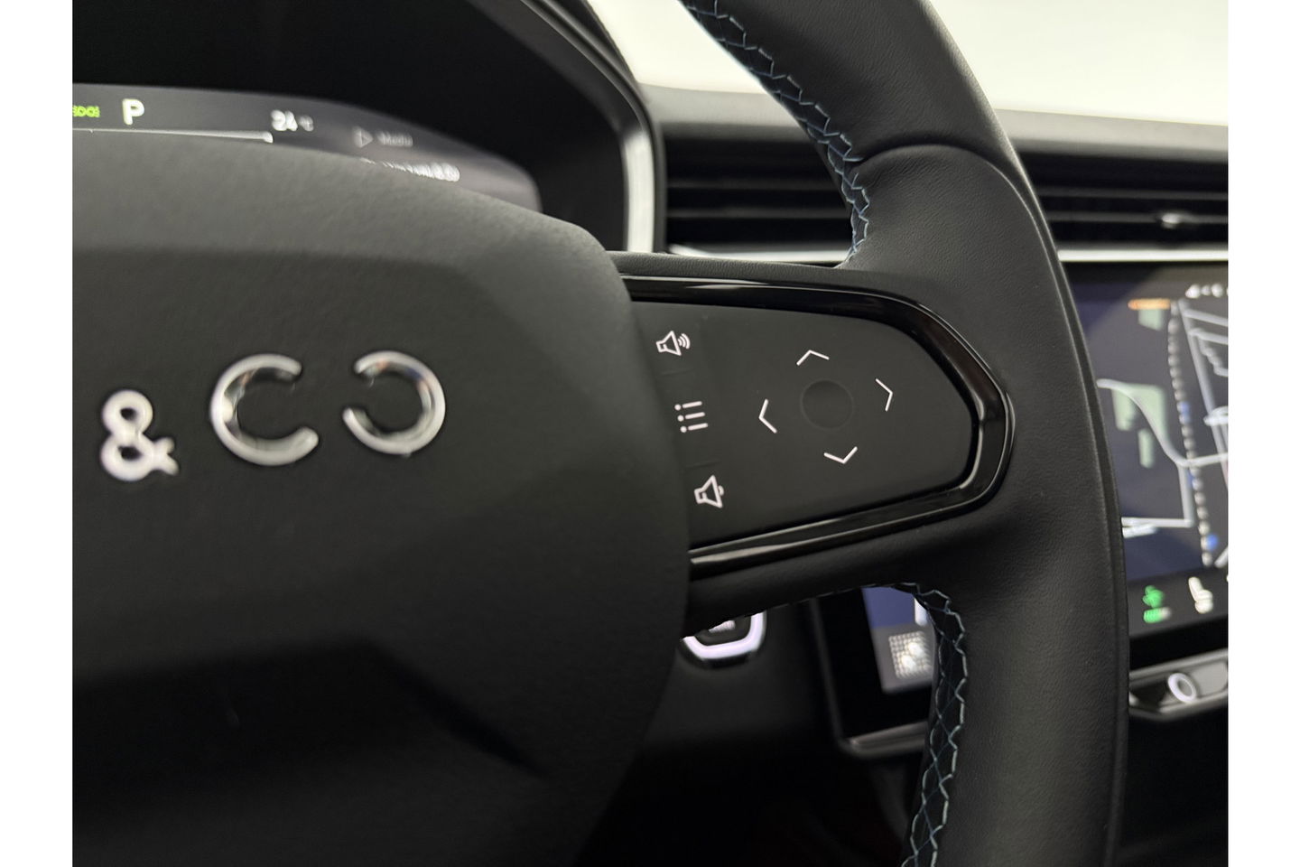 Lynk Co 01 1.5 262PK Hybride Pano LED Sfeerverl. Adaptive Cruise 360Camera Memory Virtual Carplay Clima Navi 20"LMV