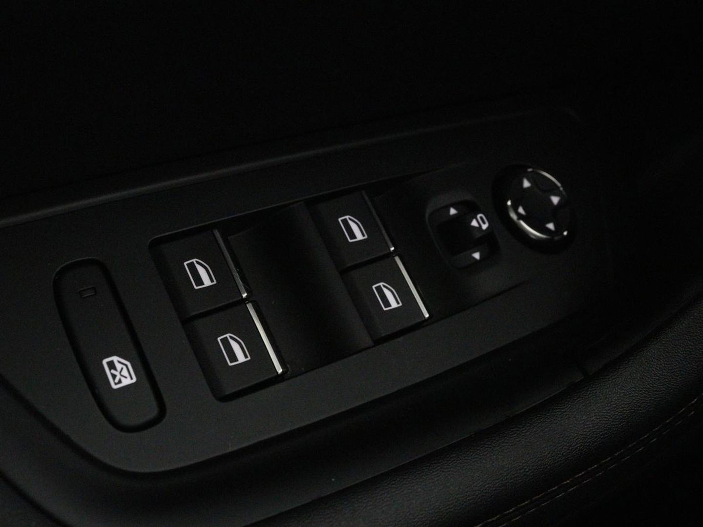 Peugeot 508 SW 1.6 HYbrid Première | Panoramadak | PHEV | Camera | Stoelverwarming | Lane assist | Keyless | HIFI | Elektrische achterklep