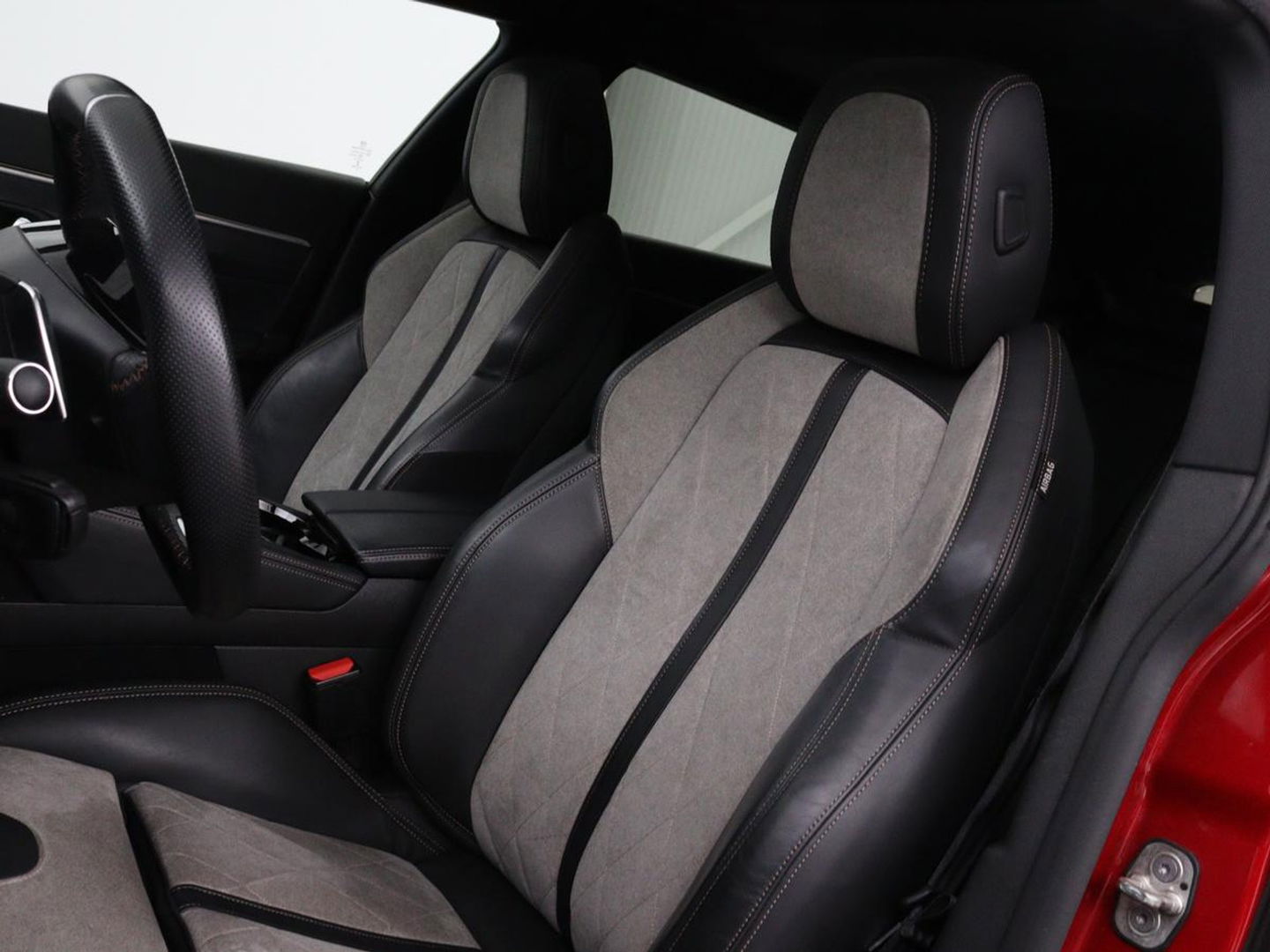 Peugeot 508 SW 1.6 HYbrid Première | Panoramadak | PHEV | Camera | Stoelverwarming | Lane assist | Keyless | HIFI | Elektrische achterklep
