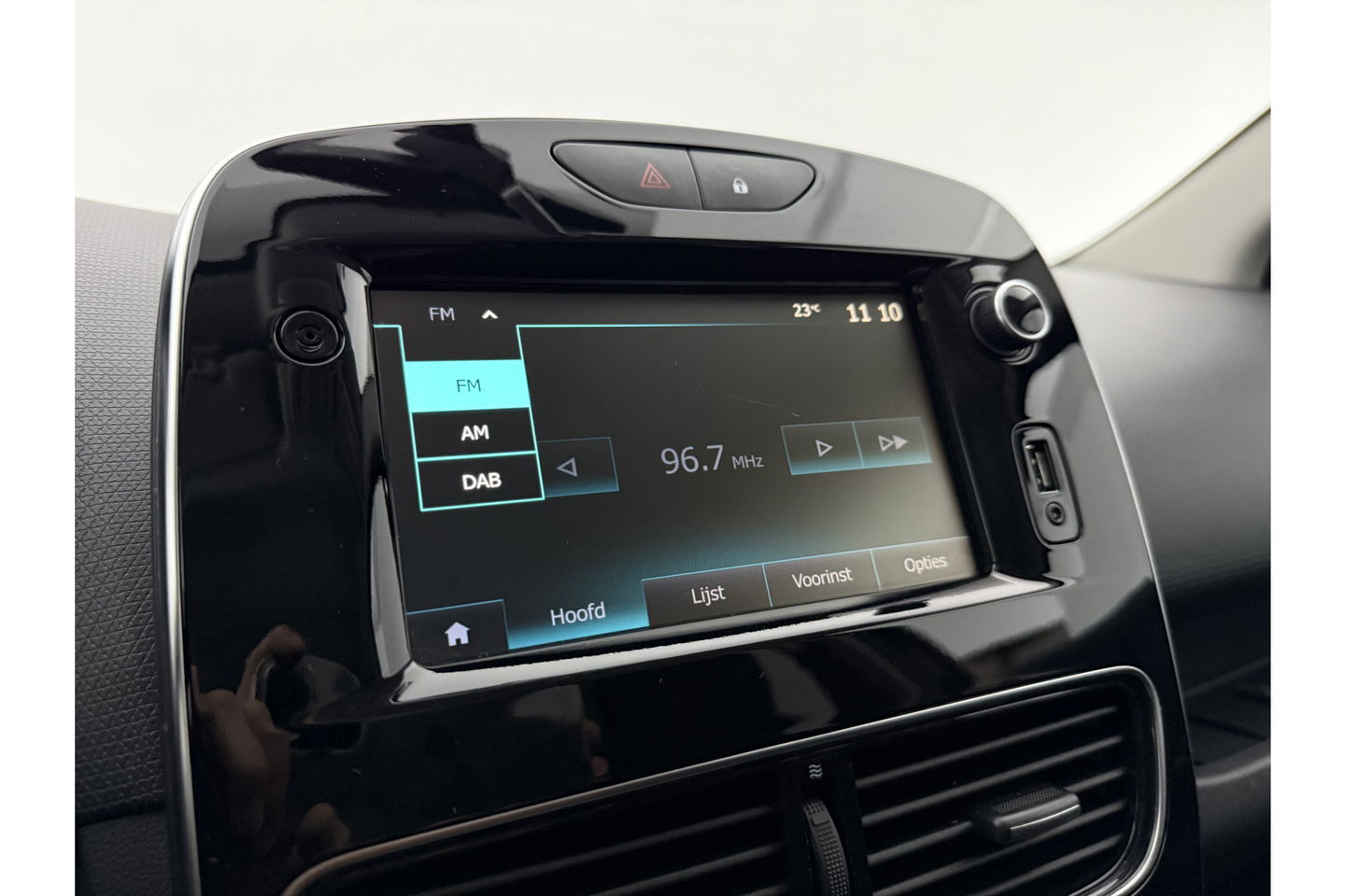 Renault Clio 0.9 TCe Limited Airco Cruise Carplay Navigatie LED PDC Trekhaak 16"LMV