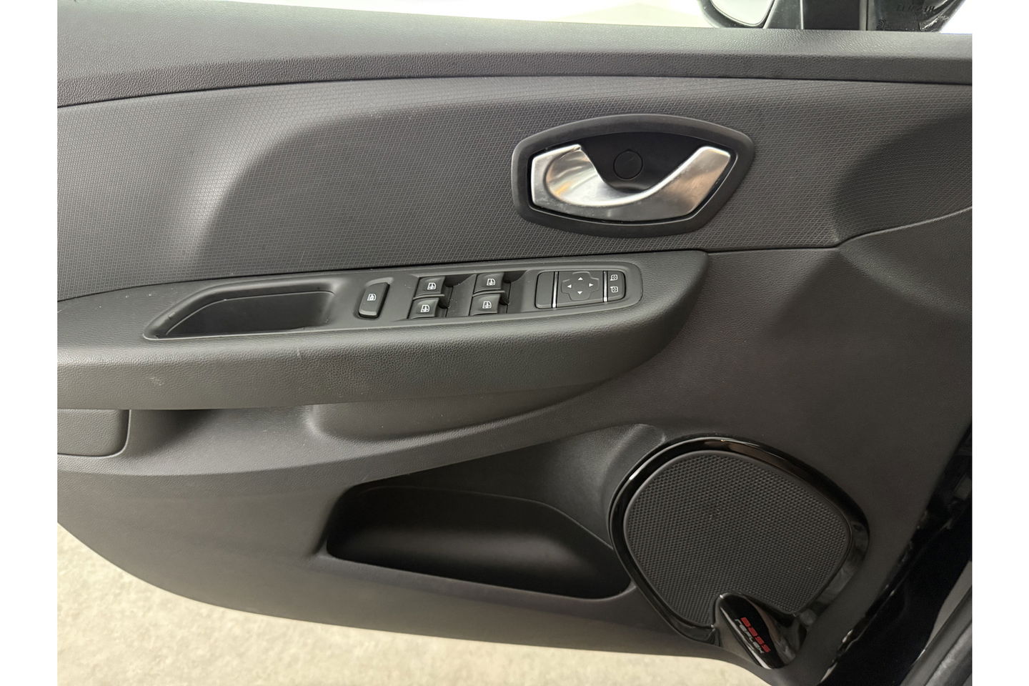 Renault Clio 0.9 TCe Limited Airco Cruise Carplay Navigatie LED PDC Trekhaak 16"LMV