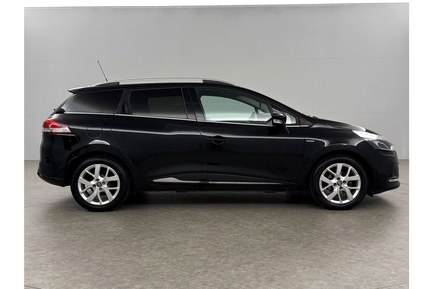 Renault Clio 0.9 TCe Limited Airco Cruise Carplay Navigatie LED PDC Trekhaak 16"LMV