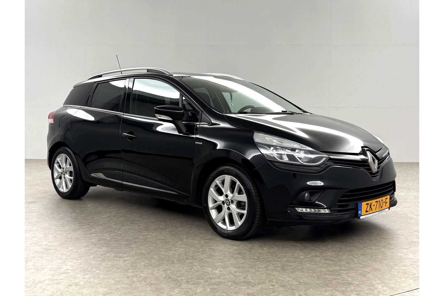 Renault Clio 0.9 TCe Limited Airco Cruise Carplay Navigatie LED PDC Trekhaak 16"LMV