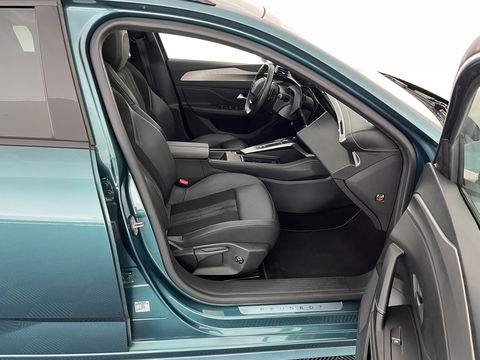 Peugeot 308 SW 1.6 HYbrid 180 GT Pack Business (INCL.BTW) Aut. *PANO | 1/2LEATHER | MATRIX-LED | TOP-VIEW | MEMORY-PACK | ADAPTIVE-CRUISE | BLINDSPOT | DIGI-COCKPIT | SPORT-SEATS | KEYLESS | NAVI-FULLMAP | 19''ALU*