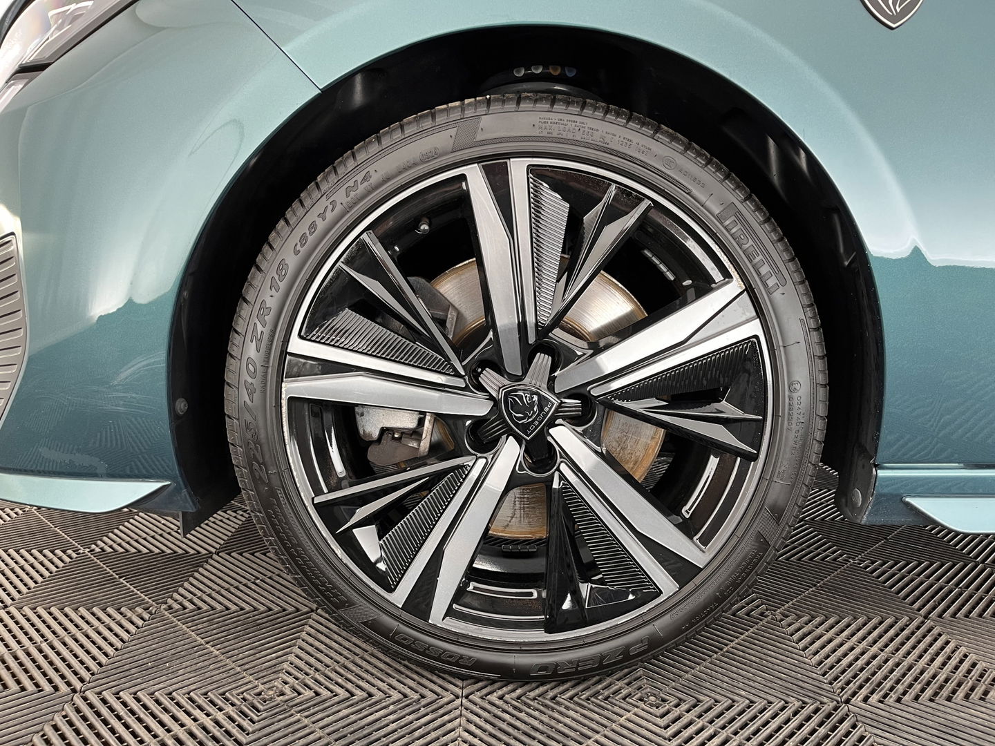 Peugeot 308 SW 1.6 HYbrid 180 GT Pack Business (INCL.BTW) Aut. *PANO | 1/2LEATHER | MATRIX-LED | TOP-VIEW | MEMORY-PACK | ADAPTIVE-CRUISE | BLINDSPOT | DIGI-COCKPIT | SPORT-SEATS | KEYLESS | NAVI-FULLMAP | 19''ALU*