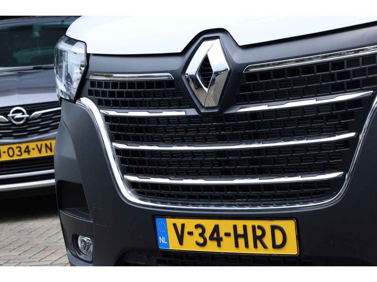 Renault Master 2.3 dCi 180pk L3H2 Energy Work Edition | Camera | Navi by App | Cruise | PDC | BPM vrij!