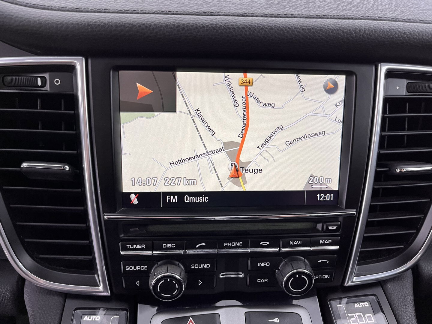 Porsche Panamera 3.6 Aut. *LUXURY-LEATHER | BI-XENON | NAVI-FULLMAP | ECC | SHIFT-PADDLES | PDC | CRUISE | 19''ALU*