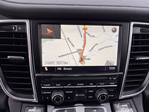 Porsche Panamera 3.6 Aut. *LUXURY-LEATHER | BI-XENON | NAVI-FULLMAP | ECC | SHIFT-PADDLES | PDC | CRUISE | 19''ALU*