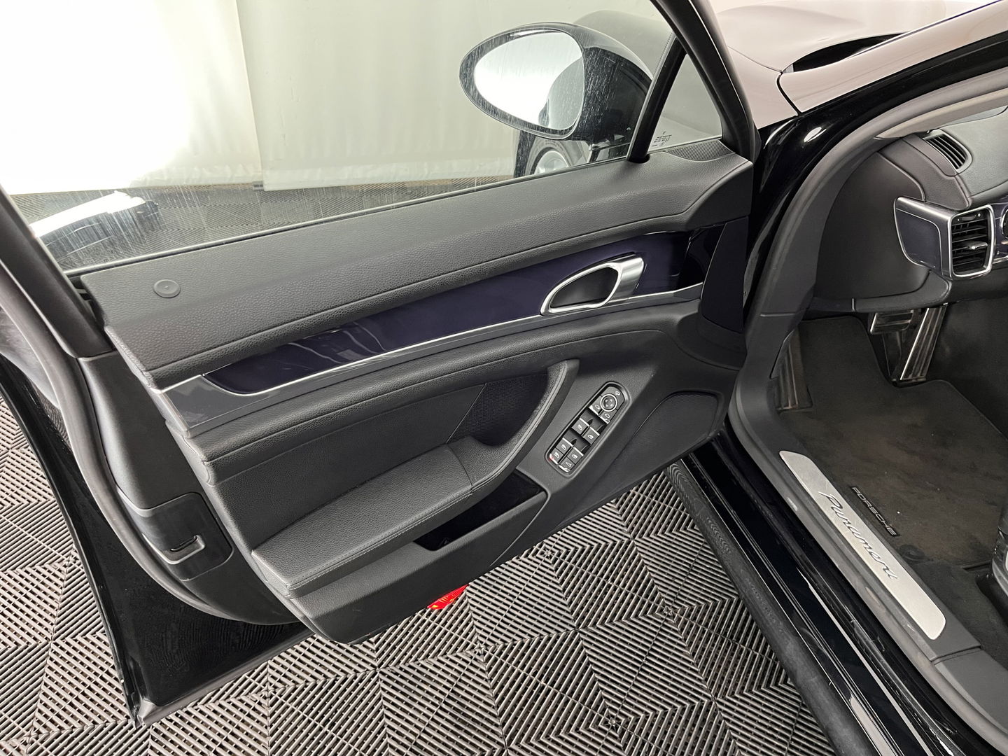 Porsche Panamera 3.6 Aut. *LUXURY-LEATHER | BI-XENON | NAVI-FULLMAP | ECC | SHIFT-PADDLES | PDC | CRUISE | 19''ALU*