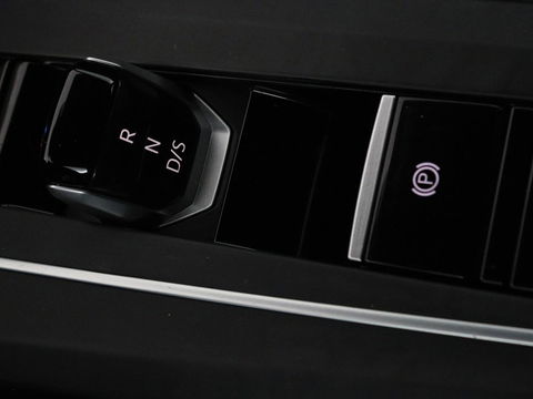 Volkswagen Golf 1.4 eHybrid GTE | Camera | Adaptive cruise | Carplay | Navigatie | Sportstoelen | Full LED | Sfeerverlichting | PHEV