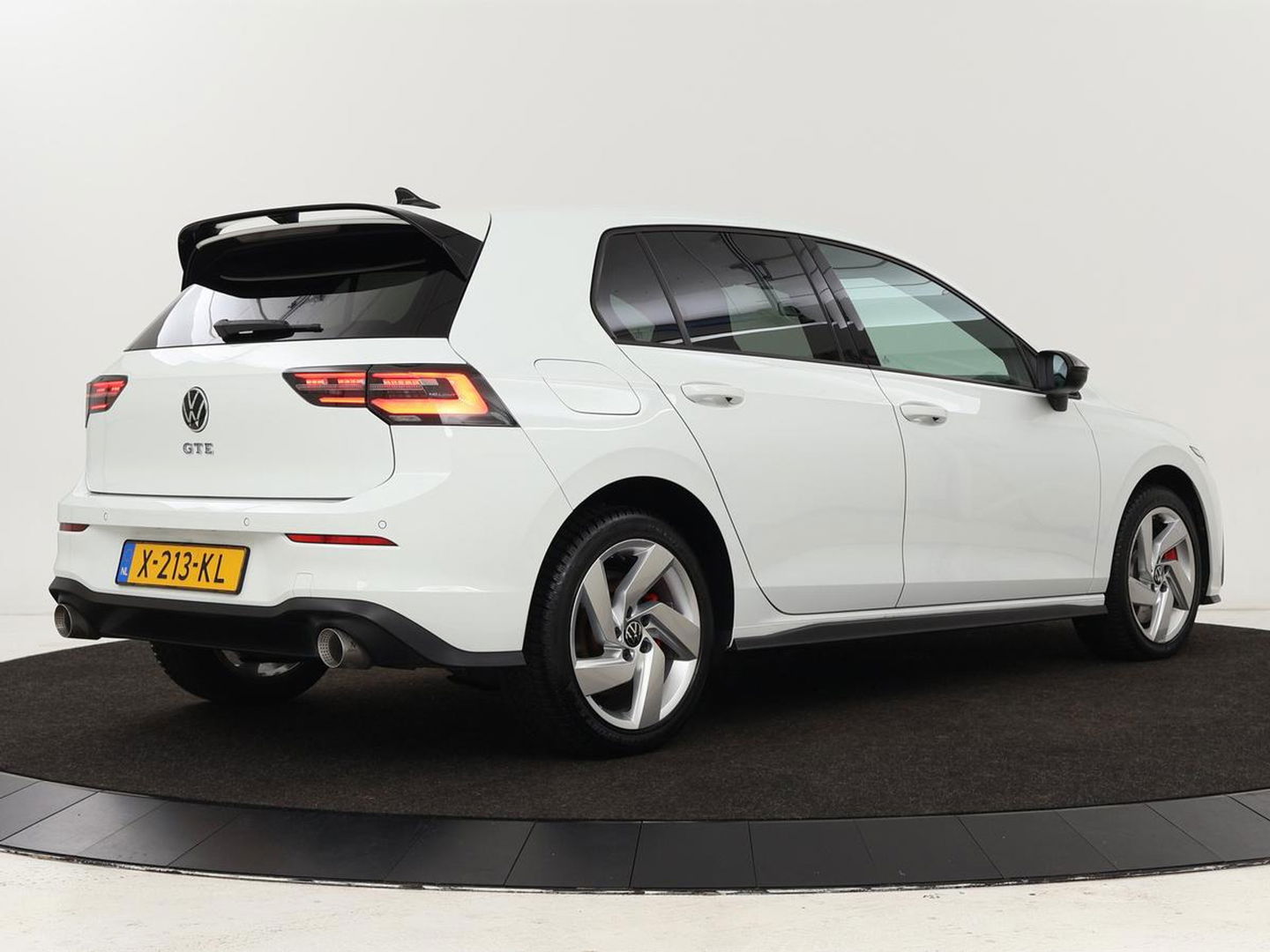 Volkswagen Golf 1.4 eHybrid GTE | Camera | Adaptive cruise | Carplay | Navigatie | Sportstoelen | Full LED | Sfeerverlichting | PHEV