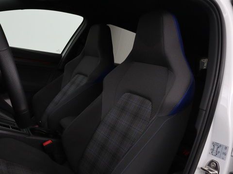 Volkswagen Golf 1.4 eHybrid GTE | Camera | Adaptive cruise | Carplay | Navigatie | Sportstoelen | Full LED | Sfeerverlichting | PHEV