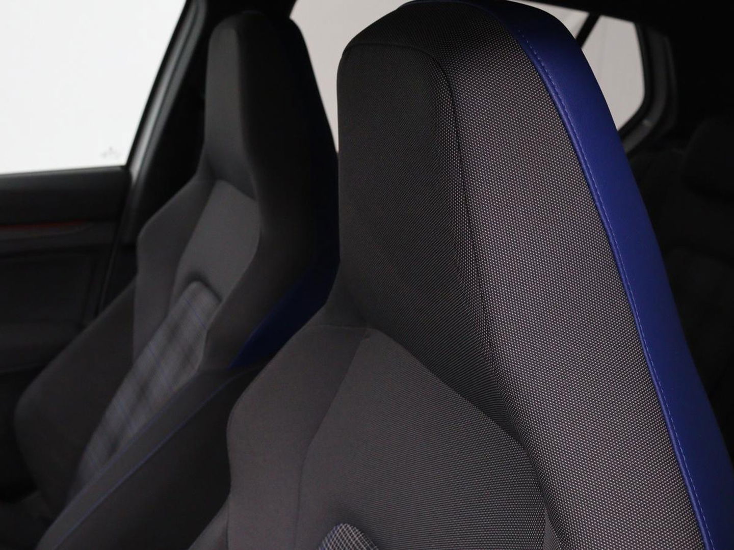 Volkswagen Golf 1.4 eHybrid GTE | Camera | Adaptive cruise | Carplay | Navigatie | Sportstoelen | Full LED | Sfeerverlichting | PHEV