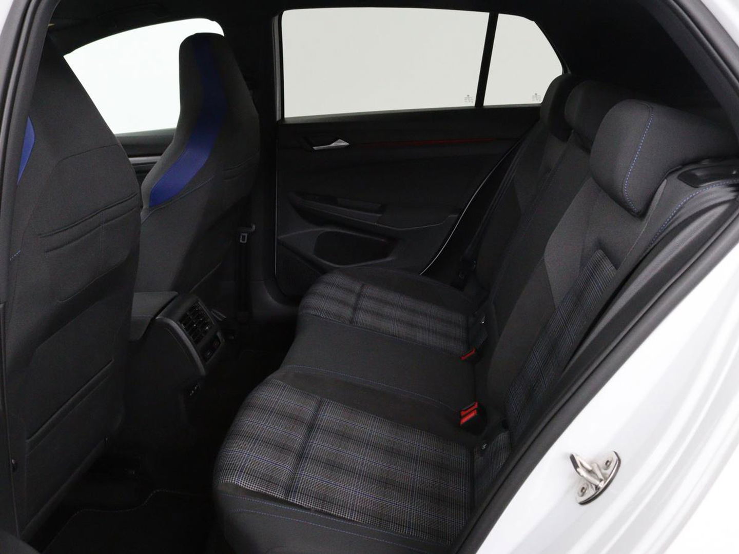 Volkswagen Golf 1.4 eHybrid GTE | Camera | Adaptive cruise | Carplay | Navigatie | Sportstoelen | Full LED | Sfeerverlichting | PHEV