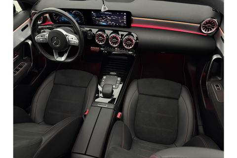 Mercedes-Benz A-Klasse 250 e AMG Limited 235PK Pano Sfeerverl. LED Carplay Camera Virtual Clima Cruise Navi PDC 18"LMV