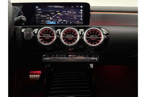 Mercedes-Benz A-Klasse 250 e AMG Limited 235PK Pano Sfeerverl. LED Carplay Camera Virtual Clima Cruise Navi PDC 18"LMV