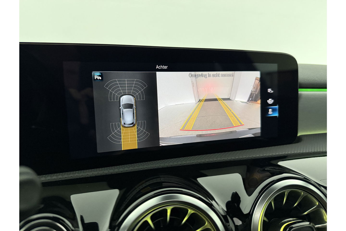 Mercedes-Benz A-Klasse 250 e AMG Limited 235PK Pano Sfeerverl. LED Carplay Camera Virtual Clima Cruise Navi PDC 18"LMV