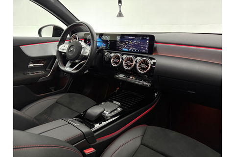 Mercedes-Benz A-Klasse 250 e AMG Limited 235PK Pano Sfeerverl. LED Carplay Camera Virtual Clima Cruise Navi PDC 18"LMV