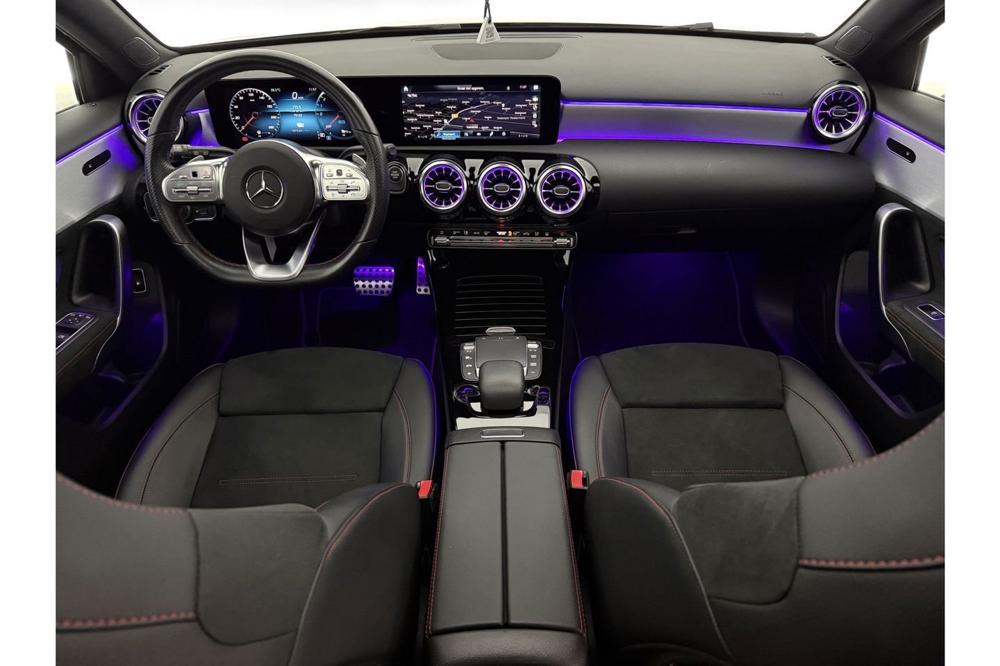 Mercedes-Benz A-Klasse 250 e AMG Limited 235PK Pano Sfeerverl. LED Carplay Camera Virtual Clima Cruise Navi PDC 18"LMV