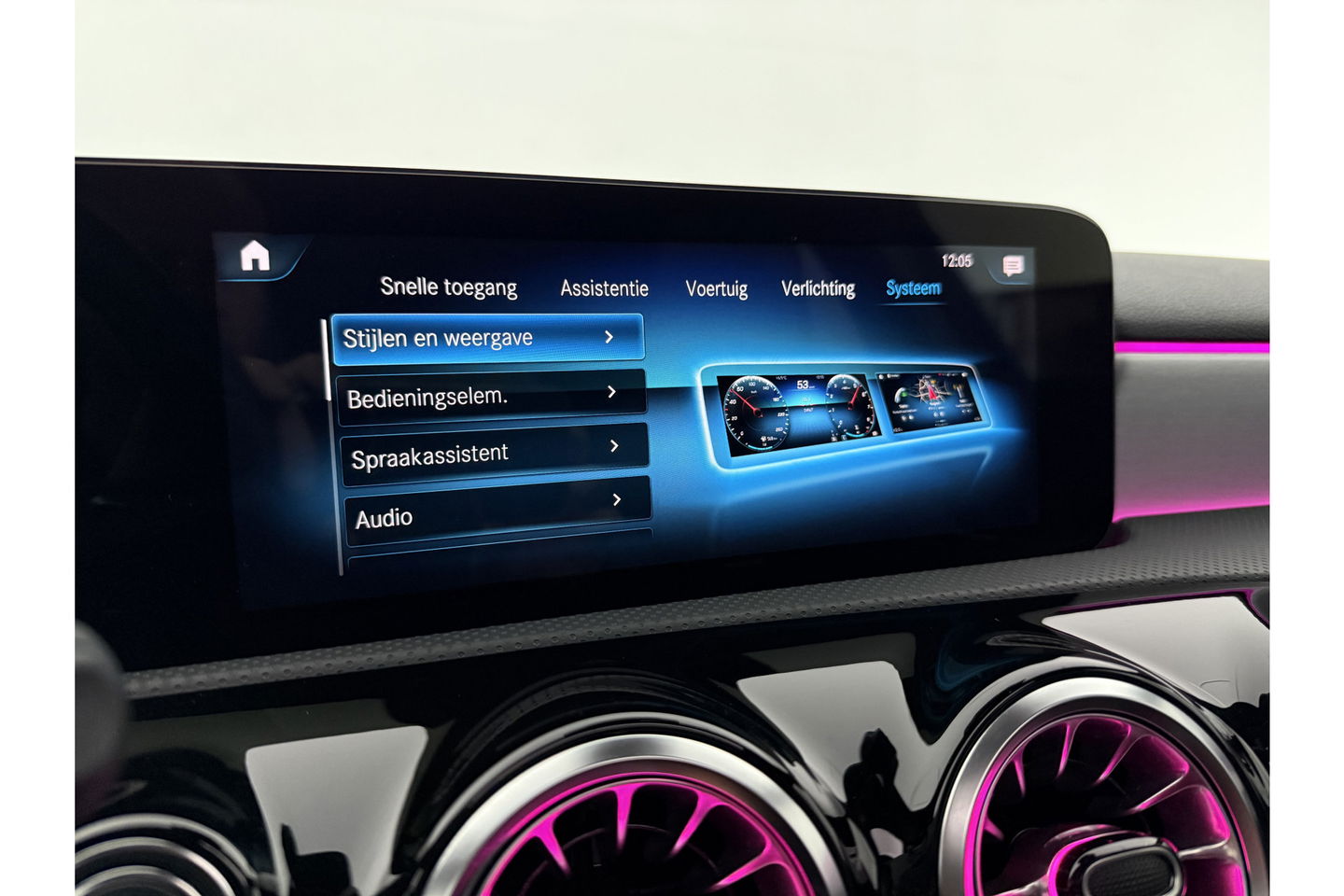Mercedes-Benz A-Klasse 250 e AMG Limited 235PK Pano Sfeerverl. LED Carplay Camera Virtual Clima Cruise Navi PDC 18"LMV