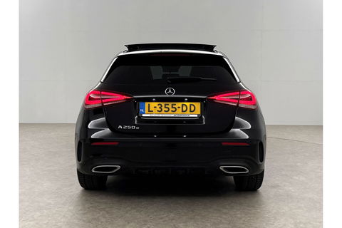 Mercedes-Benz A-Klasse 250 e AMG Limited 235PK Pano Sfeerverl. LED Carplay Camera Virtual Clima Cruise Navi PDC 18"LMV