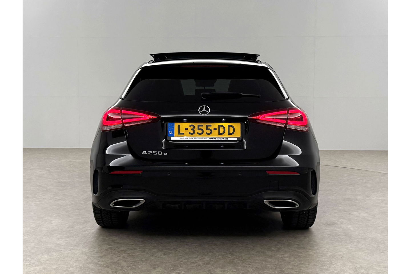 Mercedes-Benz A-Klasse 250 e AMG Limited 235PK Pano Sfeerverl. LED Carplay Camera Virtual Clima Cruise Navi PDC 18"LMV