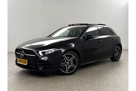 Mercedes-Benz A-Klasse 250 e AMG Limited 235PK Pano Sfeerverl. LED Carplay Camera Virtual Clima Cruise Navi PDC 18"LMV