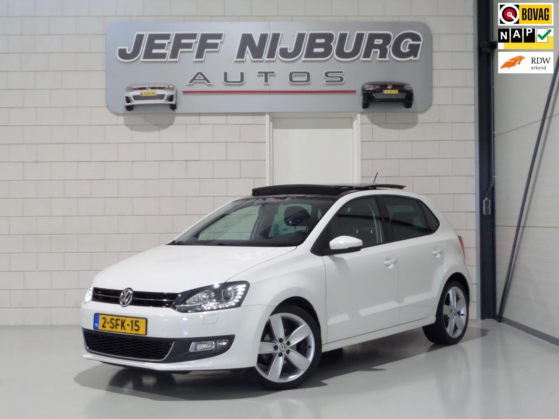 Volkswagen Polo 1.2 TSI 105PK Highline Panoramadak Xenon-LED Bluetooth Cruise 17"Velgen, van 3e eigenaar in UNIEK mooie staat !