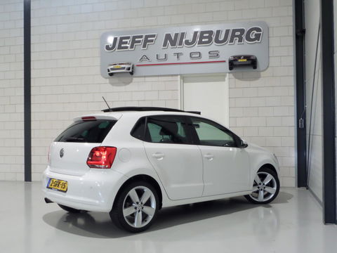 Volkswagen Polo 1.2 TSI 105PK Highline Panoramadak Xenon-LED Bluetooth Cruise 17"Velgen, van 3e eigenaar in UNIEK mooie staat !