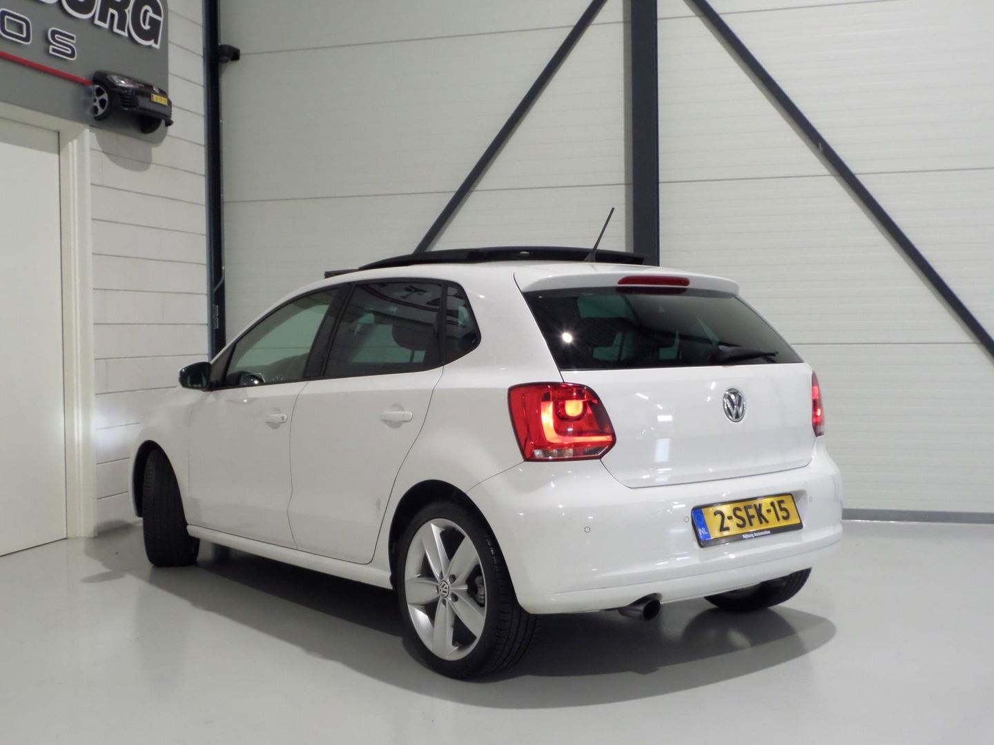 Volkswagen Polo 1.2 TSI 105PK Highline Panoramadak Xenon-LED Bluetooth Cruise 17"Velgen, van 3e eigenaar in UNIEK mooie staat !