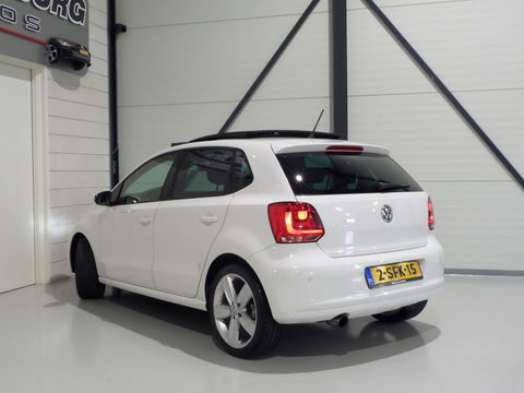 Volkswagen Polo 1.2 TSI 105PK Highline Panoramadak Xenon-LED Bluetooth Cruise 17"Velgen, van 3e eigenaar in UNIEK mooie staat !