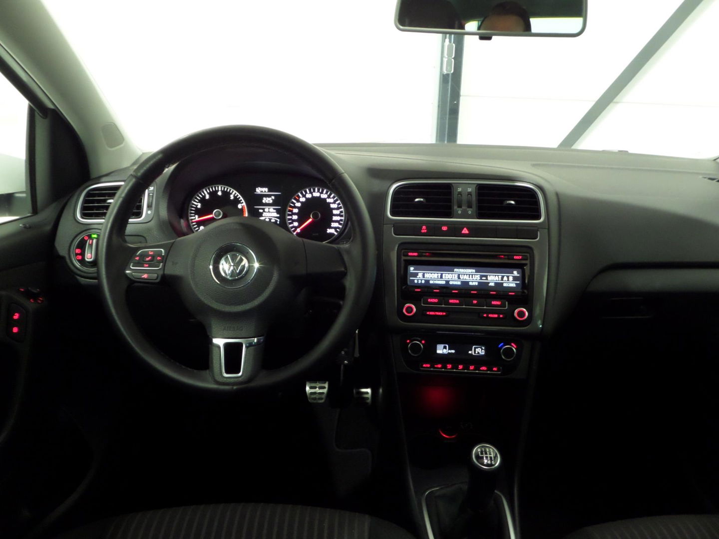 Volkswagen Polo 1.2 TSI 105PK Highline Panoramadak Xenon-LED Bluetooth Cruise 17"Velgen, van 3e eigenaar in UNIEK mooie staat !