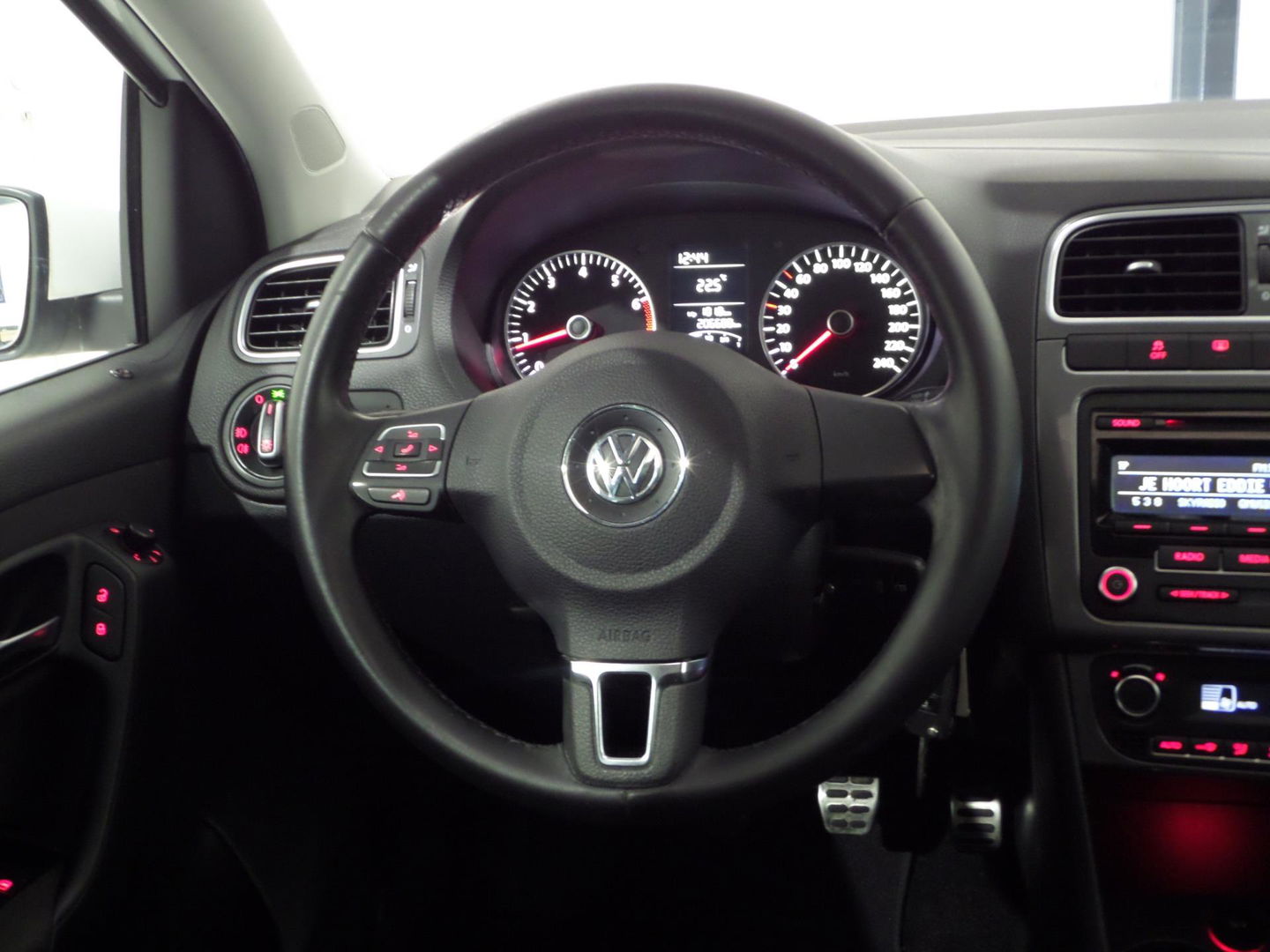 Volkswagen Polo 1.2 TSI 105PK Highline Panoramadak Xenon-LED Bluetooth Cruise 17"Velgen, van 3e eigenaar in UNIEK mooie staat !
