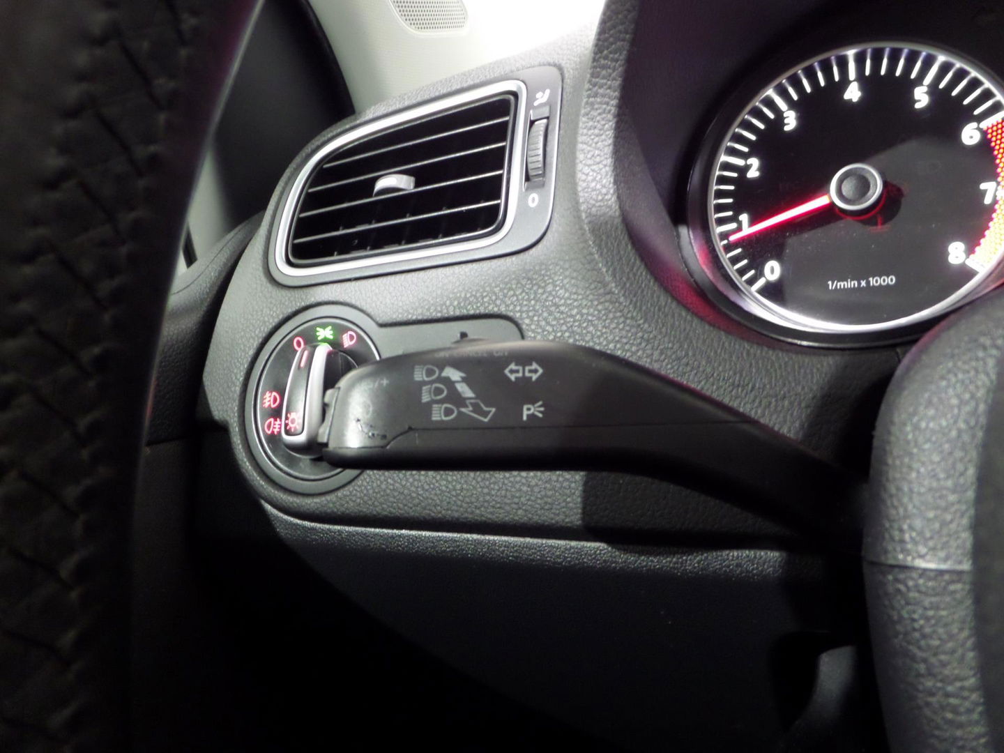 Volkswagen Polo 1.2 TSI 105PK Highline Panoramadak Xenon-LED Bluetooth Cruise 17"Velgen, van 3e eigenaar in UNIEK mooie staat !