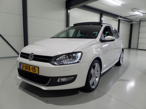 Volkswagen Polo 1.2 TSI 105PK Highline Panoramadak Xenon-LED Bluetooth Cruise 17"Velgen, van 3e eigenaar in UNIEK mooie staat !