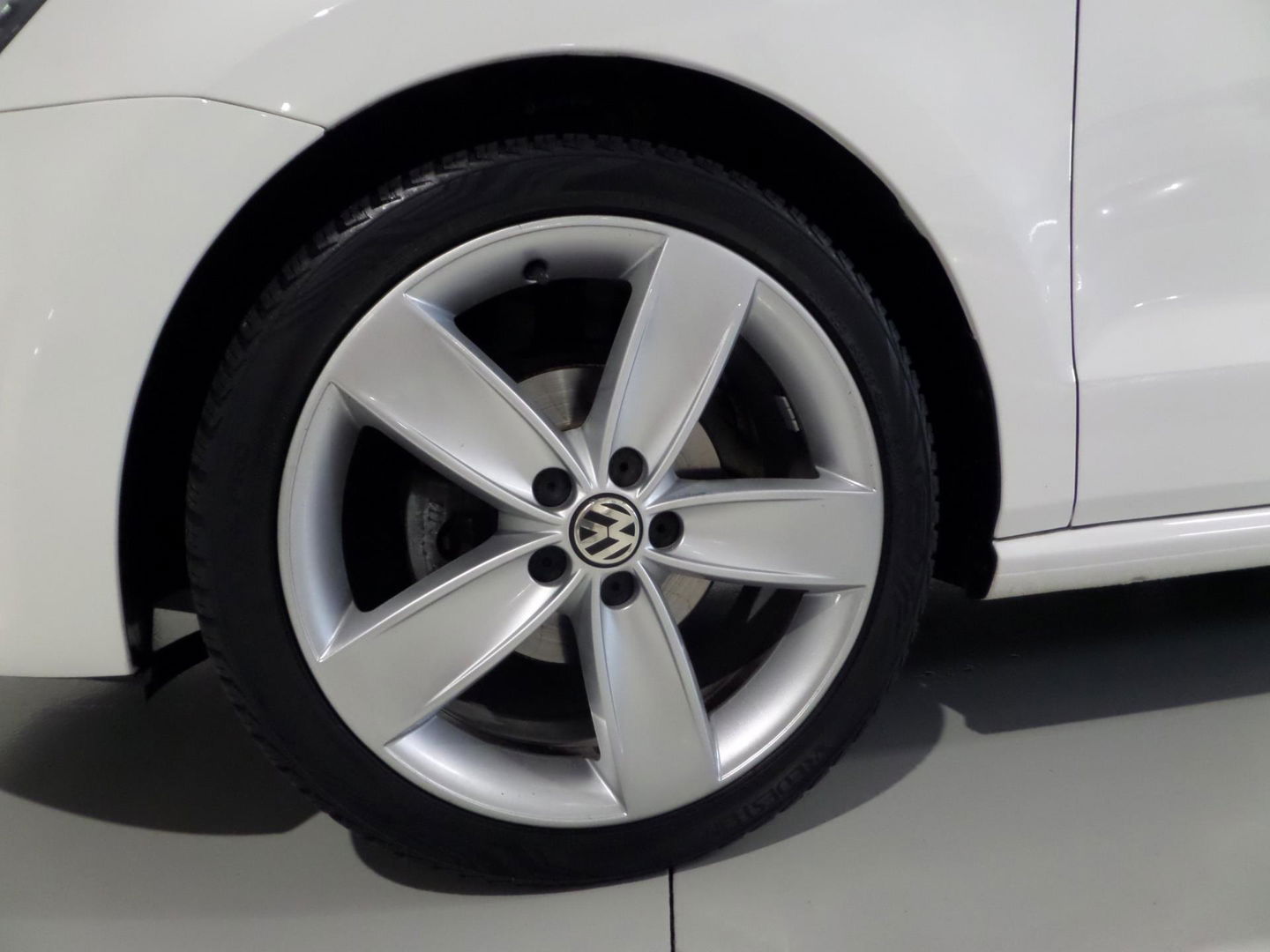 Volkswagen Polo 1.2 TSI 105PK Highline Panoramadak Xenon-LED Bluetooth Cruise 17"Velgen, van 3e eigenaar in UNIEK mooie staat !