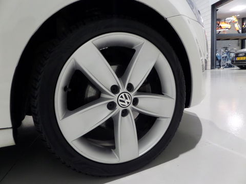 Volkswagen Polo 1.2 TSI 105PK Highline Panoramadak Xenon-LED Bluetooth Cruise 17"Velgen, van 3e eigenaar in UNIEK mooie staat !