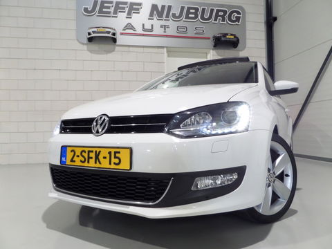 Volkswagen Polo 1.2 TSI 105PK Highline Panoramadak Xenon-LED Bluetooth Cruise 17"Velgen, van 3e eigenaar in UNIEK mooie staat !