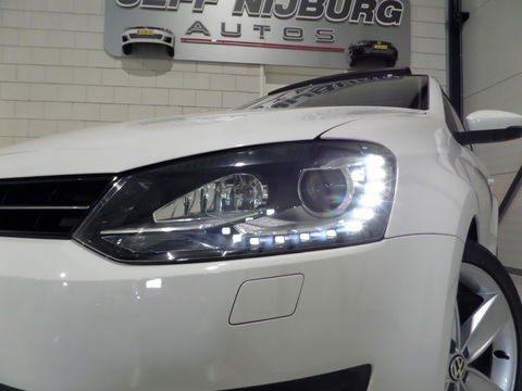 Volkswagen Polo 1.2 TSI 105PK Highline Panoramadak Xenon-LED Bluetooth Cruise 17"Velgen, van 3e eigenaar in UNIEK mooie staat !