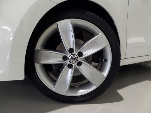 Volkswagen Polo 1.2 TSI 105PK Highline Panoramadak Xenon-LED Bluetooth Cruise 17"Velgen, van 3e eigenaar in UNIEK mooie staat !