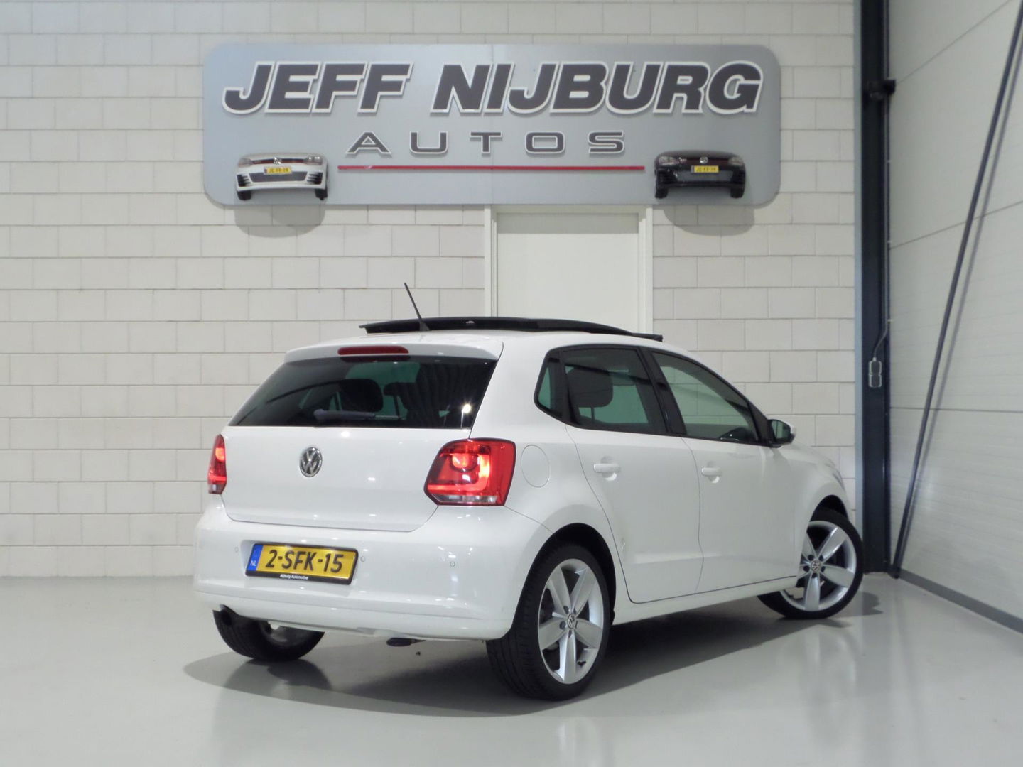 Volkswagen Polo 1.2 TSI 105PK Highline Panoramadak Xenon-LED Bluetooth Cruise 17"Velgen, van 3e eigenaar in UNIEK mooie staat !