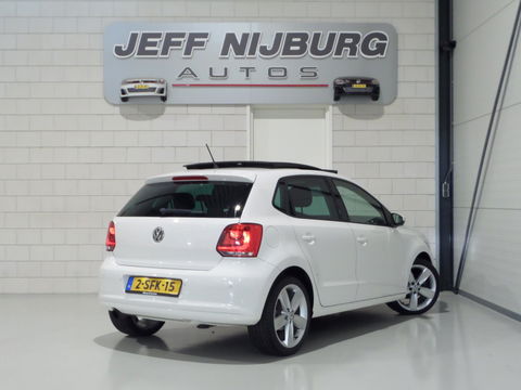 Volkswagen Polo 1.2 TSI 105PK Highline Panoramadak Xenon-LED Bluetooth Cruise 17"Velgen, van 3e eigenaar in UNIEK mooie staat !