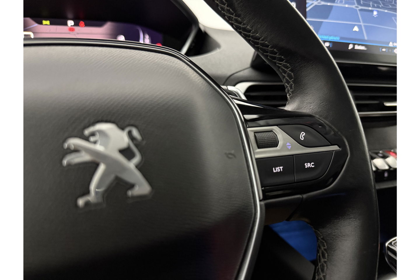 Peugeot 3008 1.2 PureTech 360 Camera LED Virtual Sfeer Trekhaak Carplay Clima Cruise Navi PDC 18"LMV