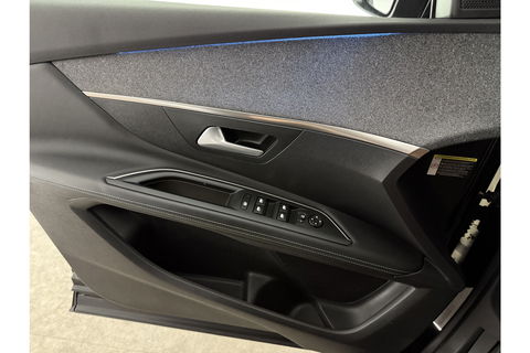 Peugeot 3008 1.2 PureTech 360 Camera LED Virtual Sfeer Trekhaak Carplay Clima Cruise Navi PDC 18"LMV