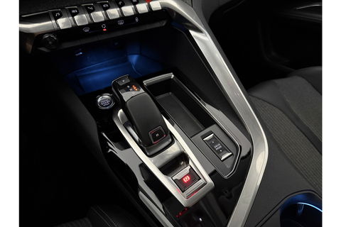 Peugeot 3008 1.2 PureTech 360 Camera LED Virtual Sfeer Trekhaak Carplay Clima Cruise Navi PDC 18"LMV