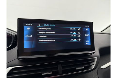 Peugeot 3008 1.2 PureTech 360 Camera LED Virtual Sfeer Trekhaak Carplay Clima Cruise Navi PDC 18"LMV